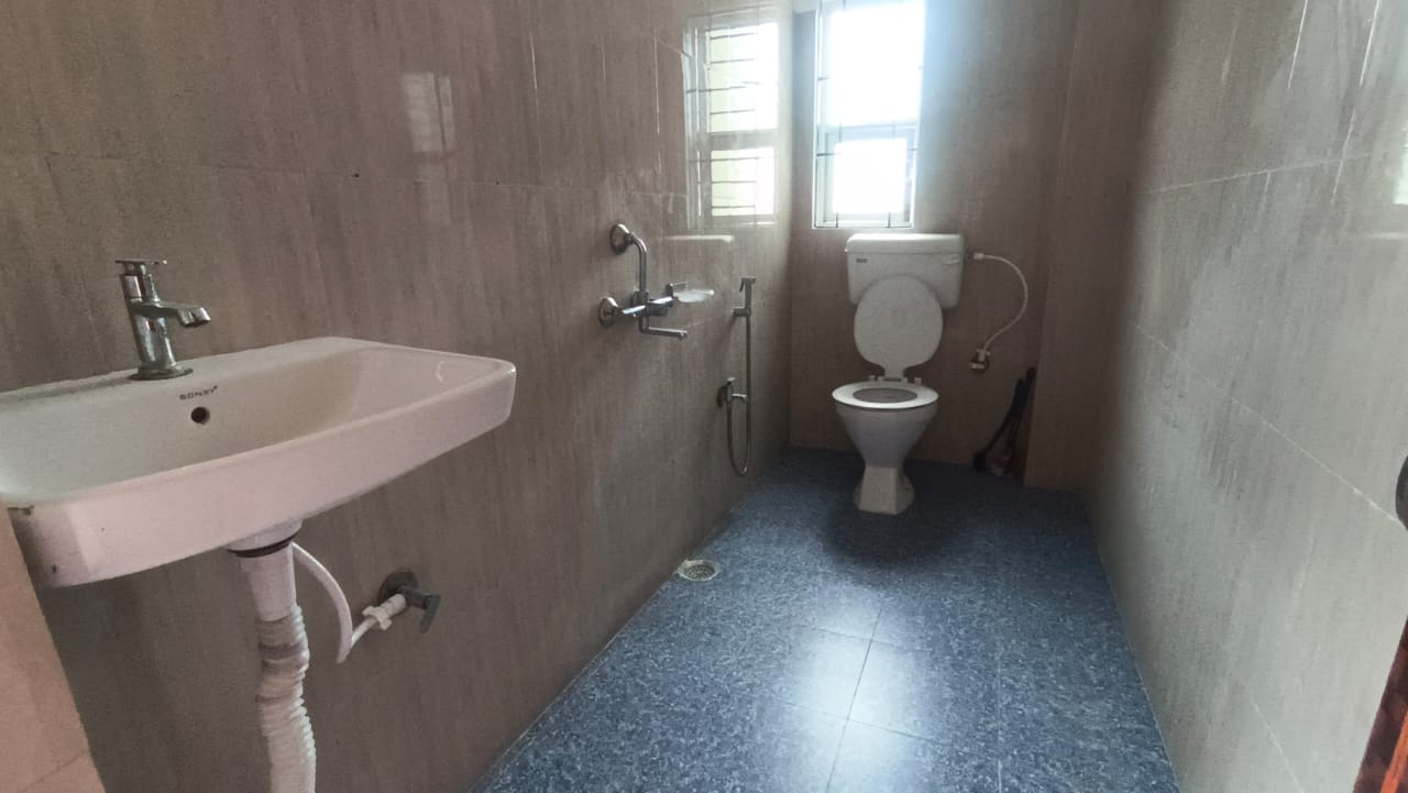 Unfurnished 2bhk in Rukmini Gaon, Guwahati, Assam, India for Rent